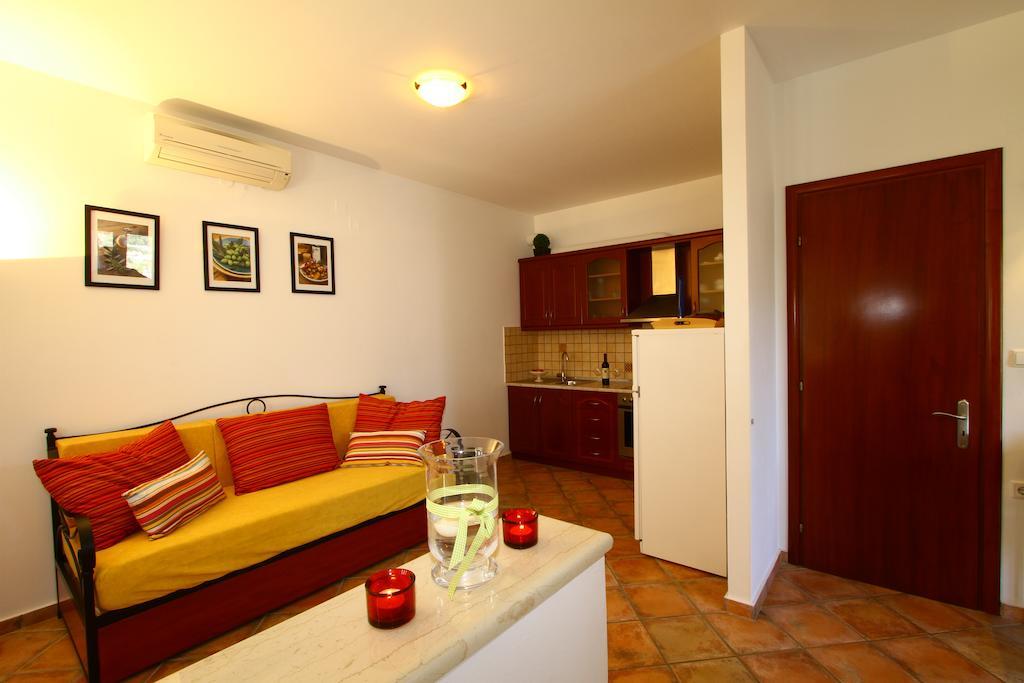 Villa Polyxeni Apartments Sívota Habitación foto